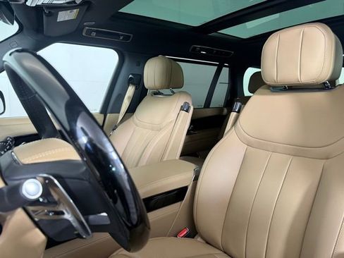 New 2025 Land Rover Range Rover Long Wheelbase SE image 5