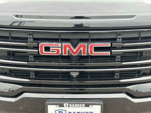 Used 2023 GMC Acadia SLT w/ Elevation Edition FWD image 32