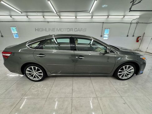 Used 2014 Toyota Avalon XLE Touring FWD image 4