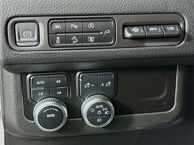 Used 2022 GMC Yukon Denali AWD/4WD image 10