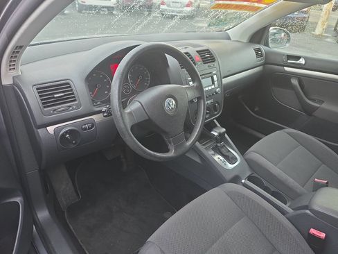 Used 2008 Volkswagen Rabbit 4-Door image 8