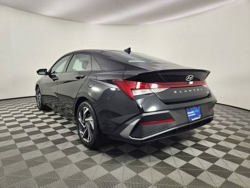 Certified 2025 Hyundai Elantra SEL FWD image 3