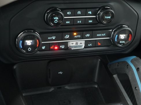 Certified 2023 Ford Bronco Wildtrak image 17