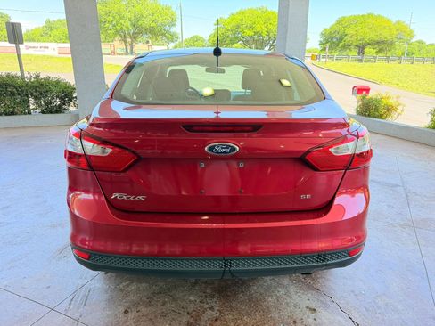 Used 2012 Ford Focus SE FWD image 5
