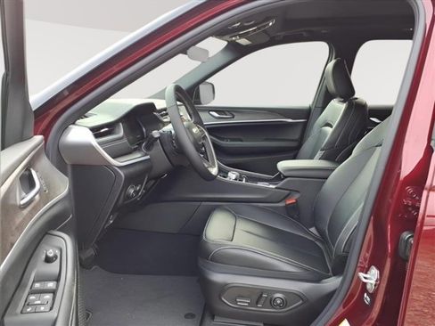 New 2025 Jeep Grand Cherokee Limited image 9