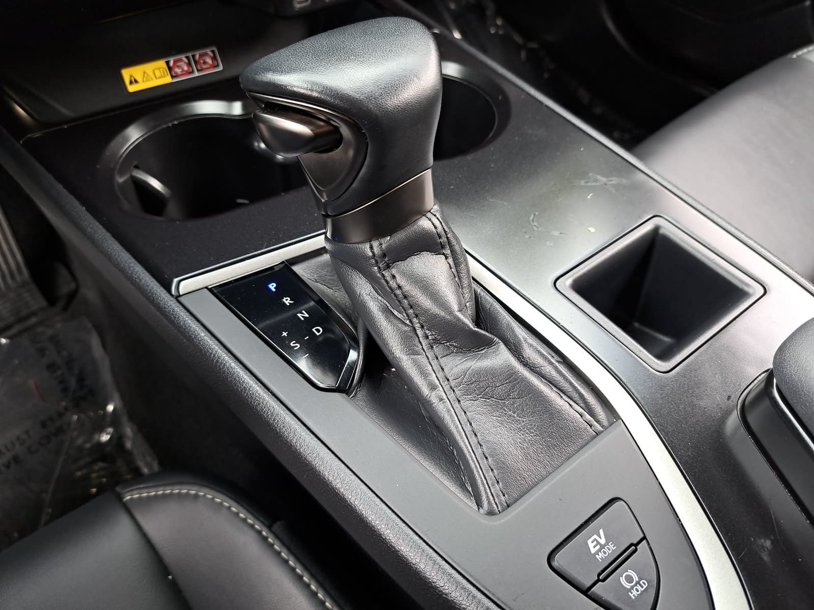 Used 2024 Lexus UX 250h FWD image 28
