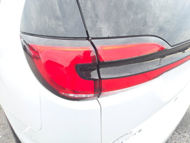 Used 2022 Chrysler Pacifica Touring-L w/ Uconnect Theater Family Group AWD/4WD image 15