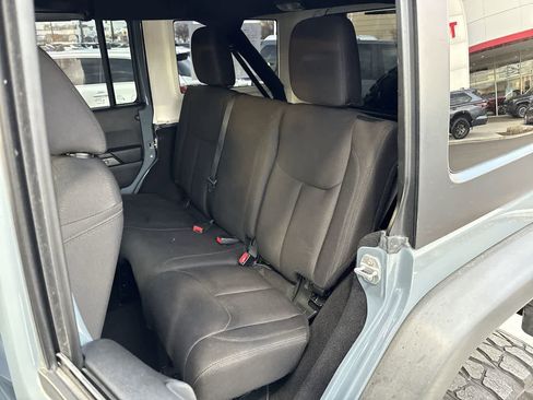 Used 2015 Jeep Wrangler Unlimited Sport image 12