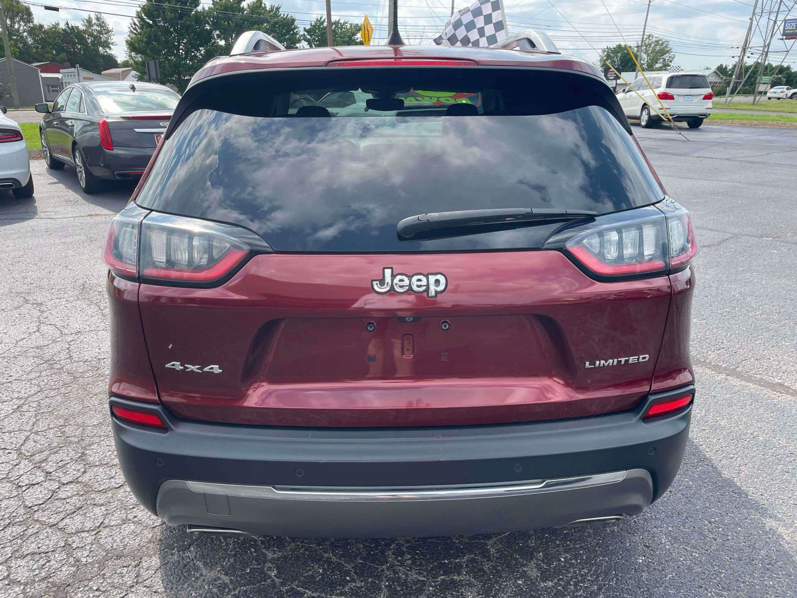 Used 2019 Jeep Cherokee Limited AWD/4WD image 7