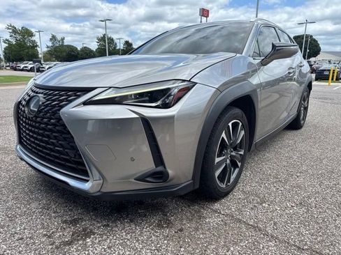 Used 2019 Lexus UX 200 w/ Premium Package FWD image 3