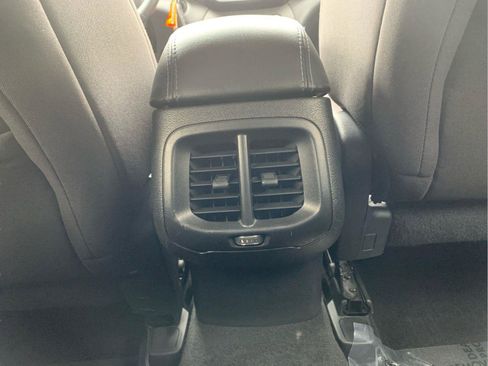 Used 2020 Jeep Cherokee Latitude w/ Cold Weather Group image 22