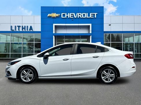 Used 2017 Chevrolet Cruze LT w/ Convenience Package FWD image 5