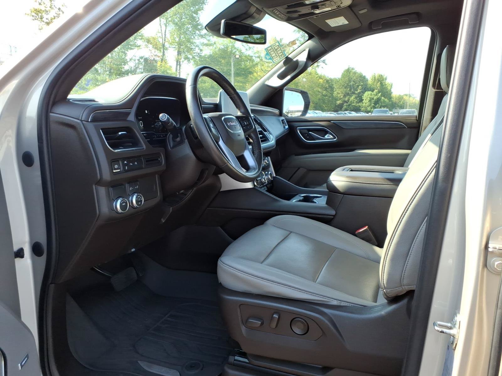 Used 2023 GMC Yukon XL SLT RWD image 21