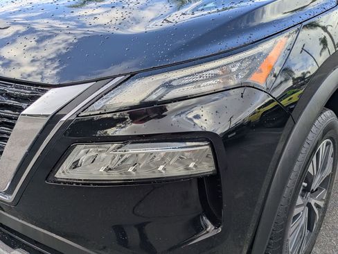 Used 2023 Nissan Rogue SV FWD image 9