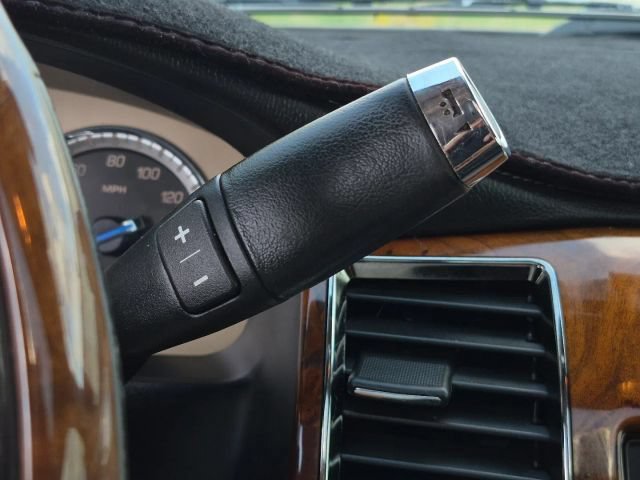 Used 2013 Cadillac Escalade Platinum AWD/4WD image 24
