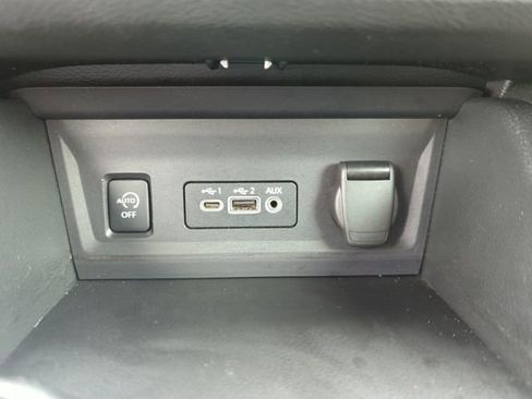 Certified 2024 Nissan Sentra SV FWD image 39