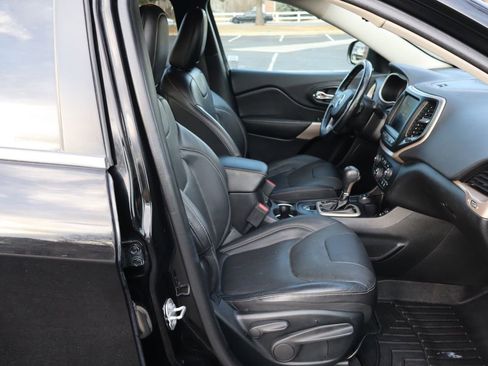 Used 2017 Jeep Cherokee Limited w/ Luxury Group image 22