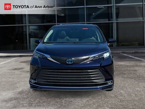Used 2022 Toyota Sienna XLE AWD/4WD image 14