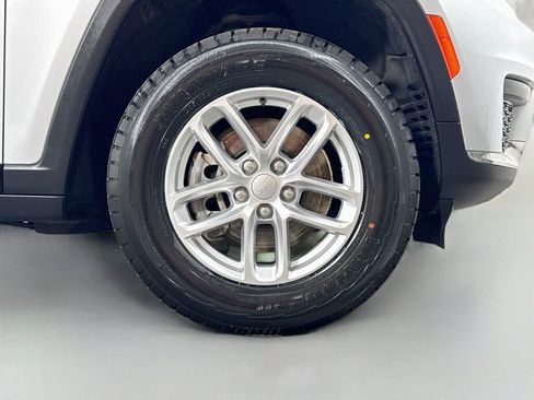 Used 2021 Jeep Grand Cherokee L Laredo w/ Luxury Tech Group I AWD/4WD image 48