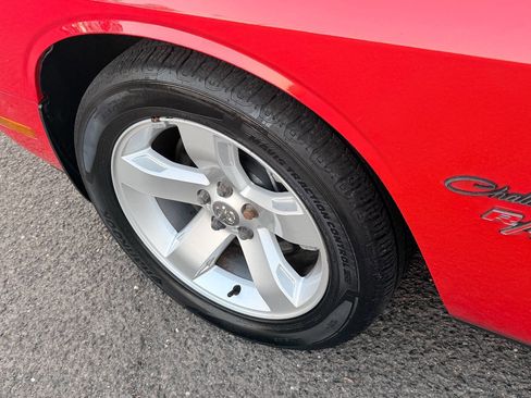 Used 2010 Dodge Challenger R/T RWD image 27