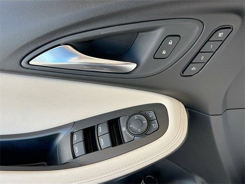 New 2026 Buick Encore GX Avenir w/ Avenir Technology Package image 13