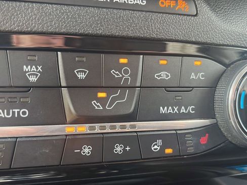 Used 2022 Ford Escape Titanium image 21