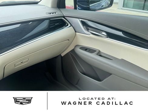 Used 2024 Cadillac XT6 Premium Luxury w/ Technology Package image 22