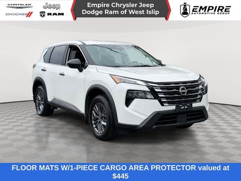Used 2024 Nissan Rogue S AWD/4WD image 1