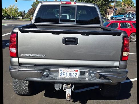 Used 2006 Chevrolet Silverado 1500 LT w/ Light Duty Power Package image 4