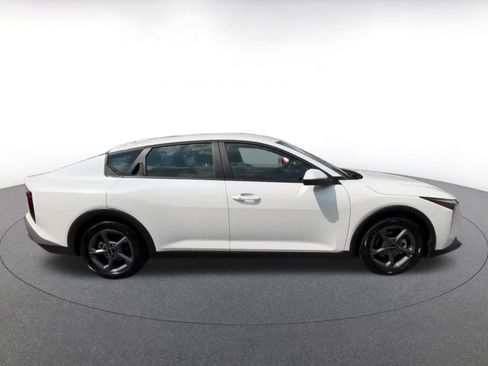 Used 2026 Kia K4 FWD image 16