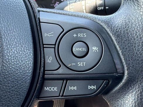 Used 2019 Toyota RAV4 XLE image 19