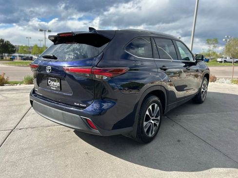 Used 2025 Toyota Highlander XLE AWD/4WD image 7