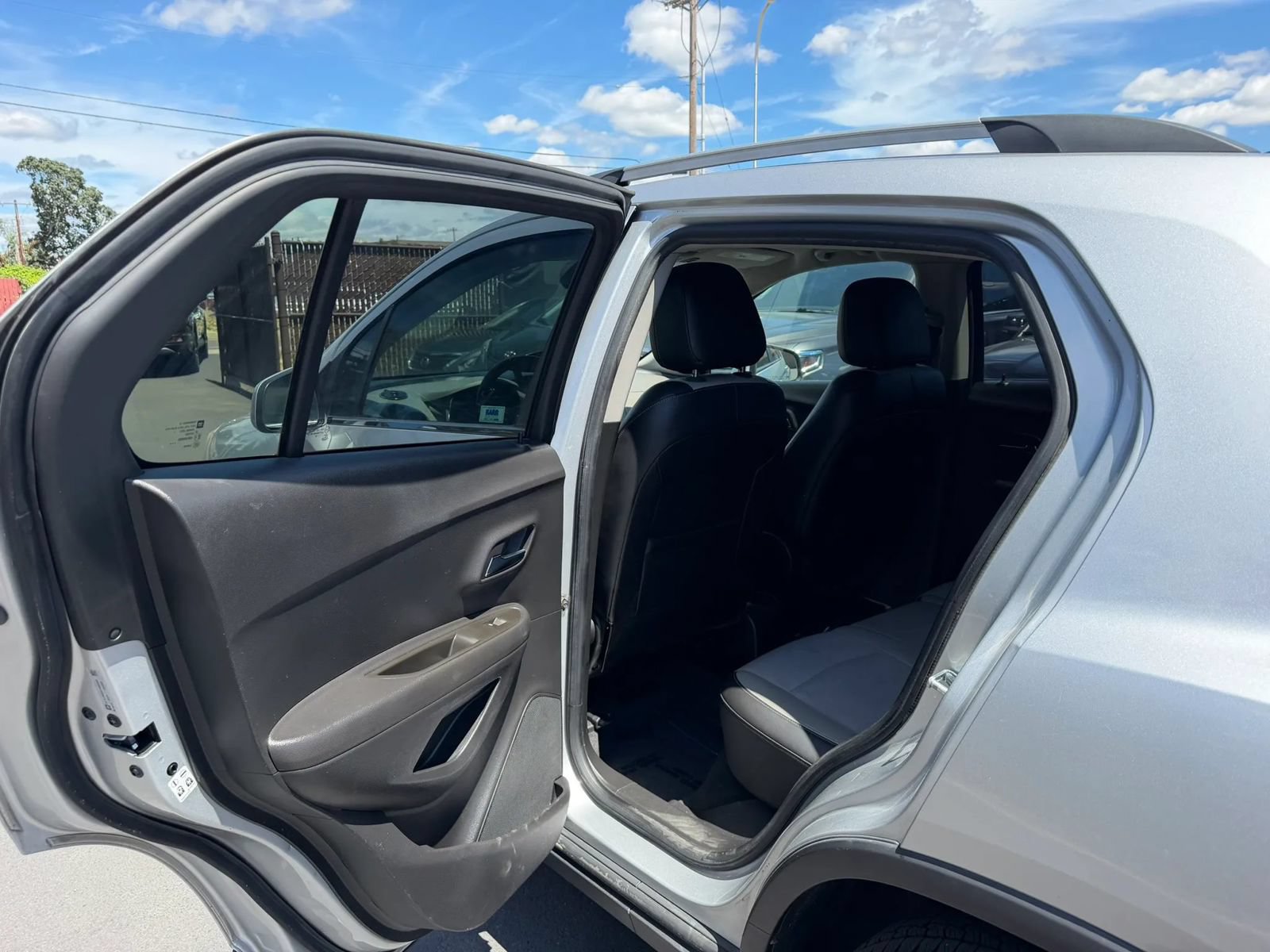 Used 2015 Chevrolet Trax LT w/ LT Plus Package AWD/4WD image 11