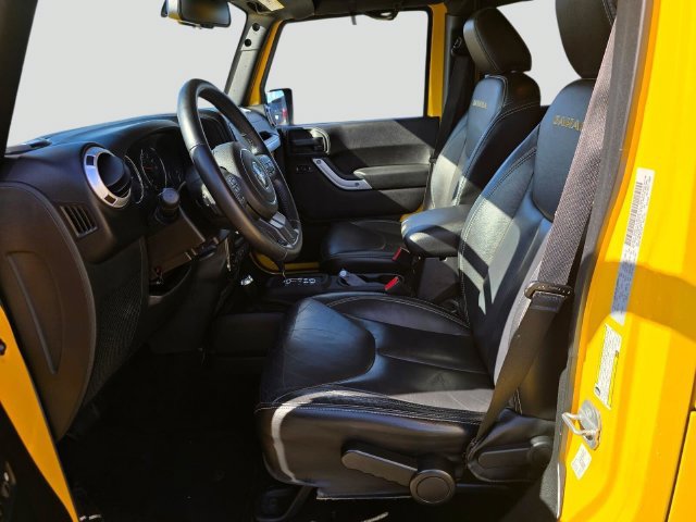 Used 2015 Jeep Wrangler Unlimited Sahara w/ Max Tow Package AWD/4WD image 19