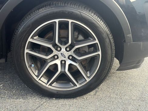 Used 2016 Ford Explorer Sport w/ Equipment Group 401A image 11