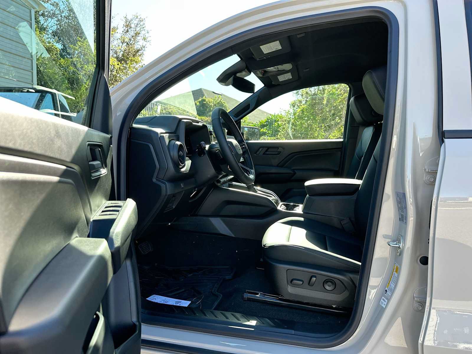 New 2026 Chevrolet Colorado Trail Boss AWD/4WD image 2