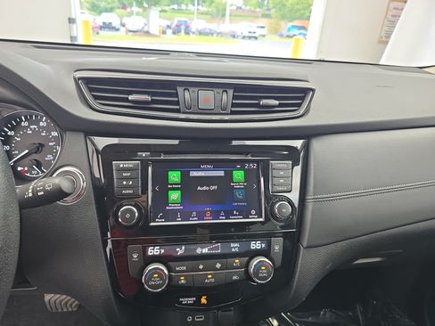 Used 2019 Nissan Rogue SL w/ Premium Package AWD/4WD image 20