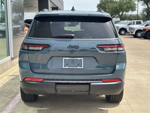 New 2026 Jeep Grand Cherokee L Limited w/ Limited Altitude Package RWD image 4