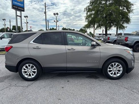 Used 2018 Chevrolet Equinox LT FWD image 4
