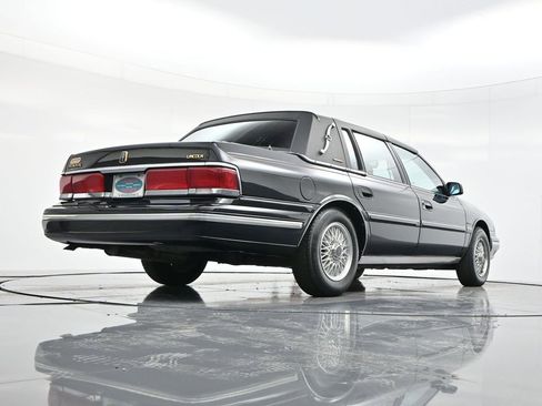 Used 1990 Lincoln Continental Signature image 40