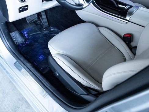 New 2025 Mercedes-Benz C 300 Sedan image 13