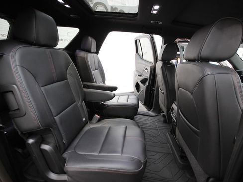 Used 2023 Chevrolet Traverse RS w/ LPO, Floor Liner Package AWD/4WD image 31