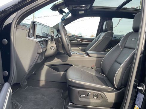 Certified 2023 Cadillac Escalade Premium Luxury image 11