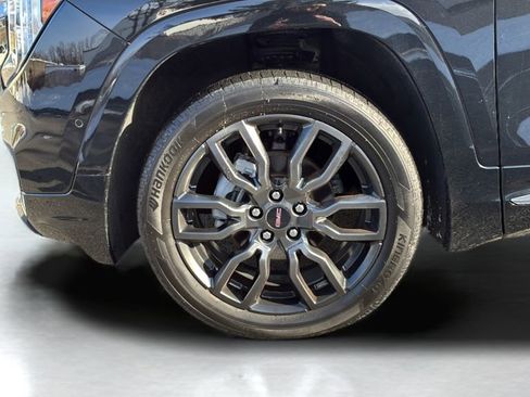 Used 2023 GMC Terrain Denali w/ Black Diamond Edition image 19