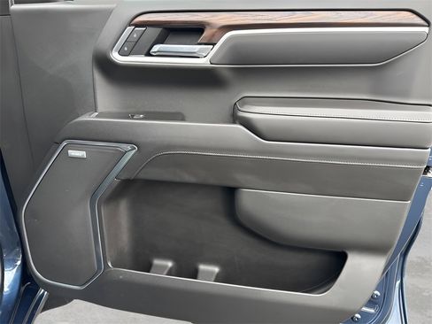 Used 2022 GMC Sierra 1500 SLT w/ SLT Convenience Package image 9