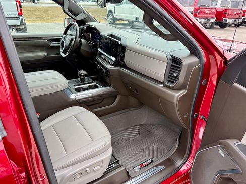 Used 2024 Chevrolet Silverado 1500 LTZ w/ LTZ Convenience Package II image 19