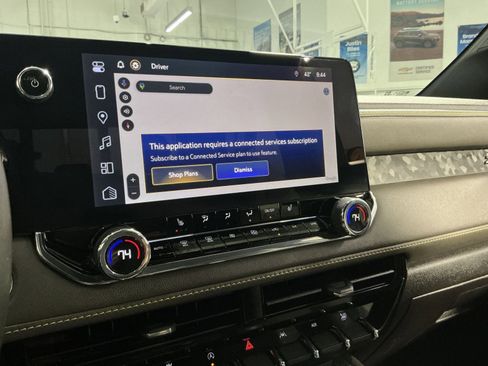 Used 2024 Chevrolet Colorado ZR2 w/ Technology Package image 28