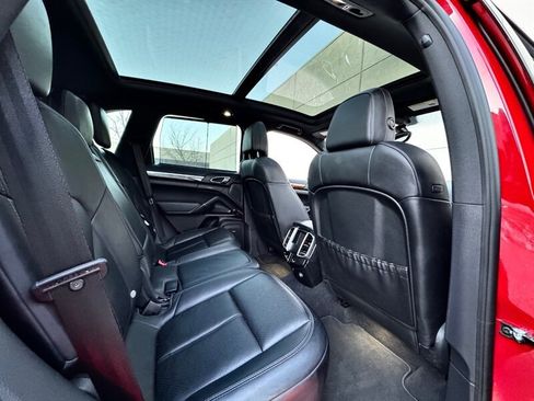 Used 2014 Porsche Cayenne image 24