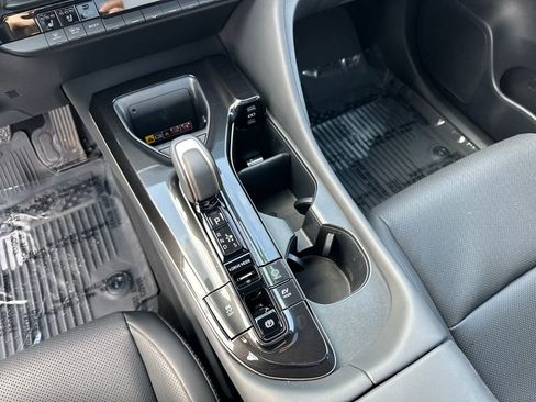 Certified 2025 Toyota Crown Signia w/ Advanced Technology Package image 23