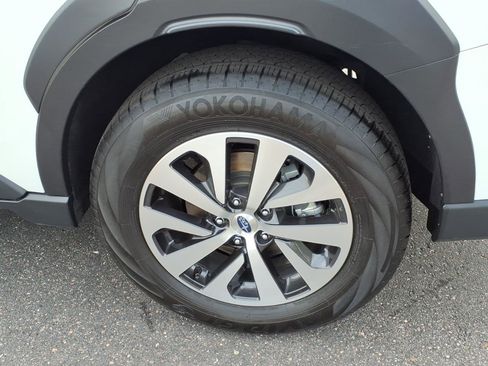 Used 2025 Subaru Outback Premium AWD/4WD image 14